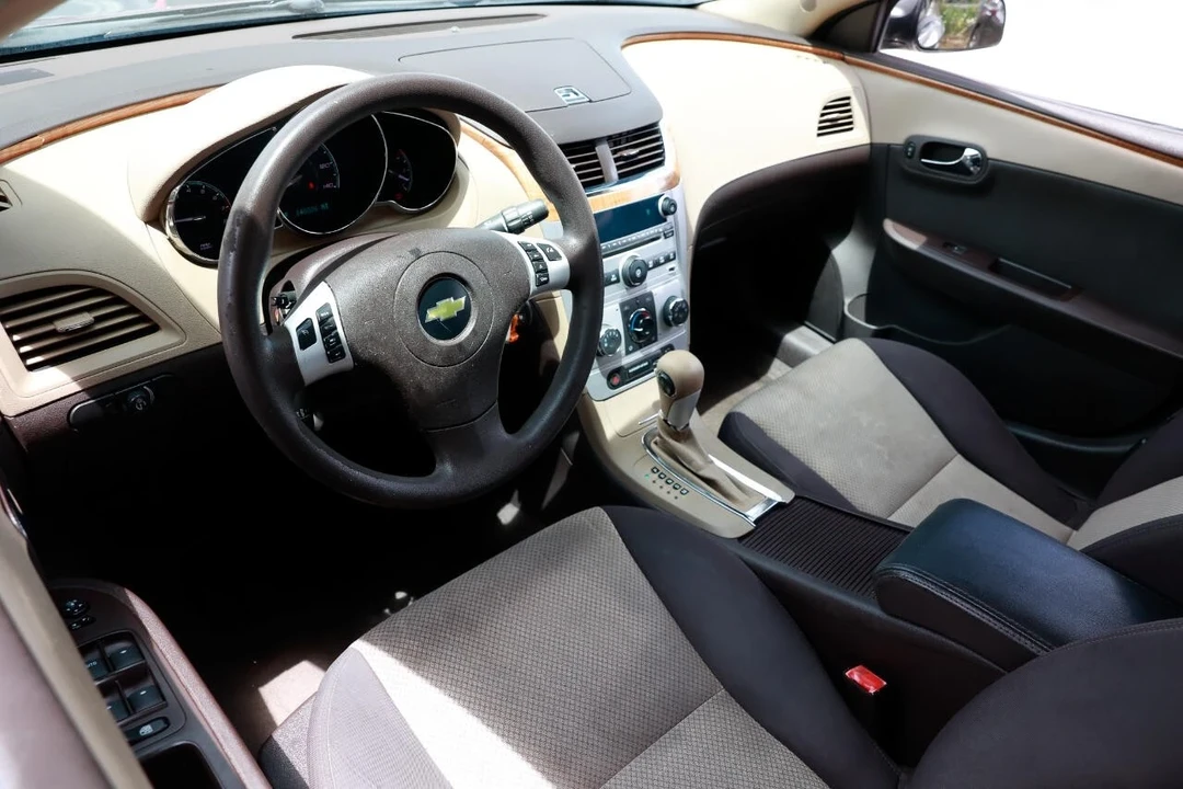 2011 Chevrolet Malibu - Image 4 of 12