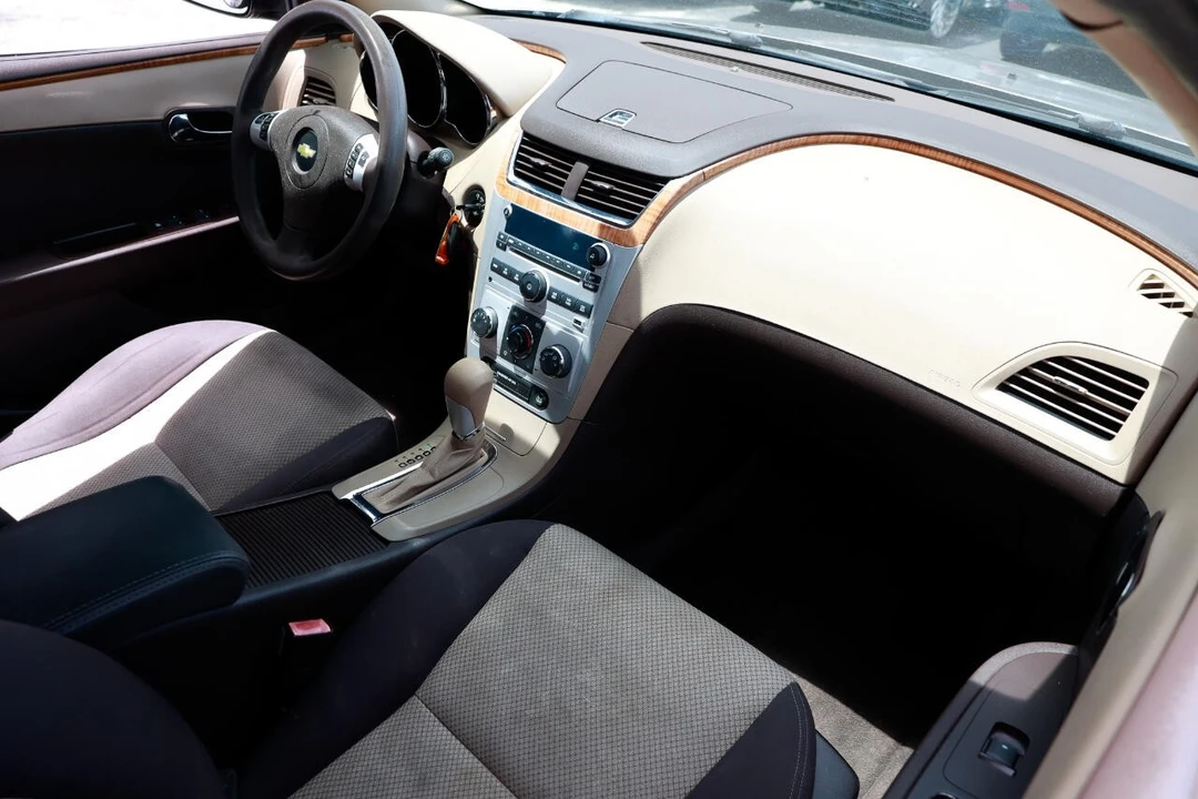 2011 Chevrolet Malibu - Image 18 of 21