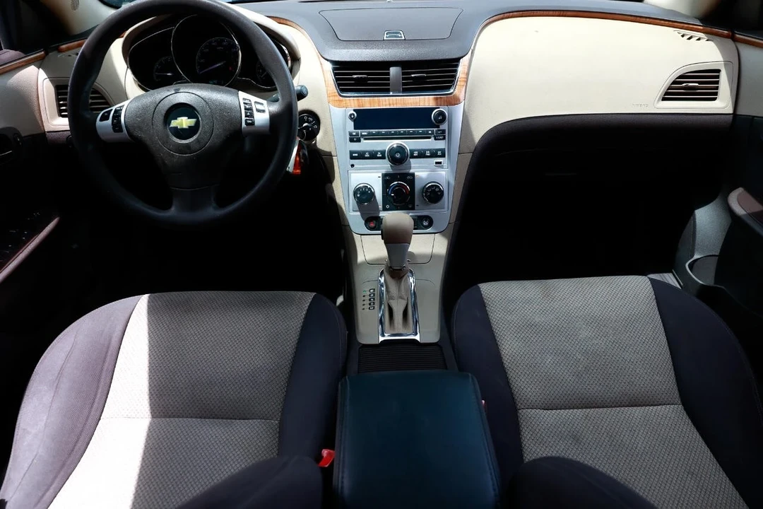 2011 Chevrolet Malibu - Image 2 of 12