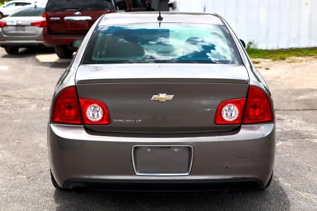 2011 Chevrolet Malibu - Image 9 of 12