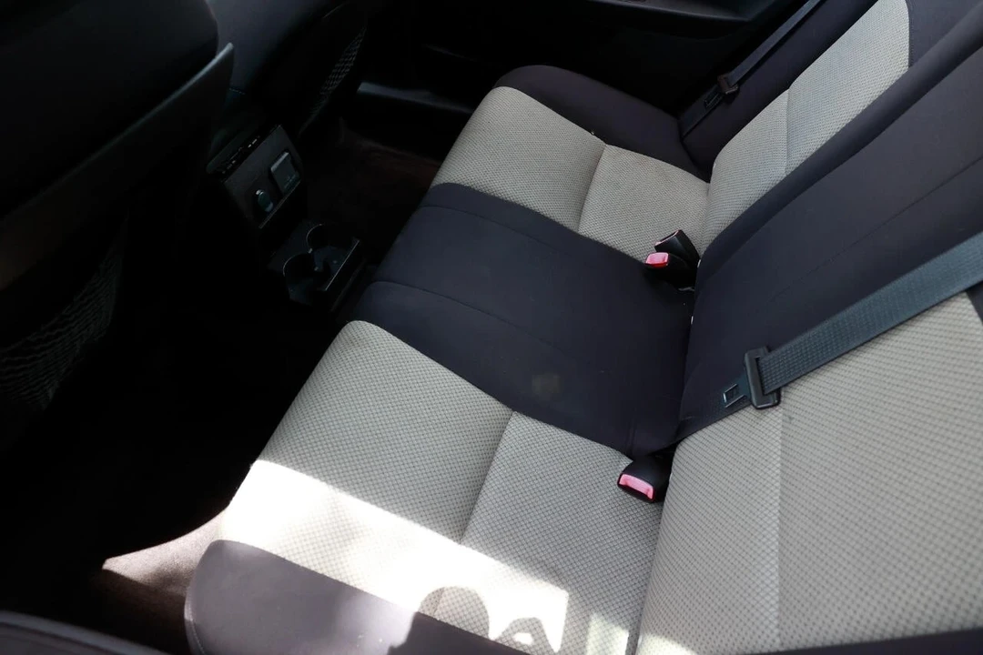 2011 Chevrolet Malibu - Image 10 of 12
