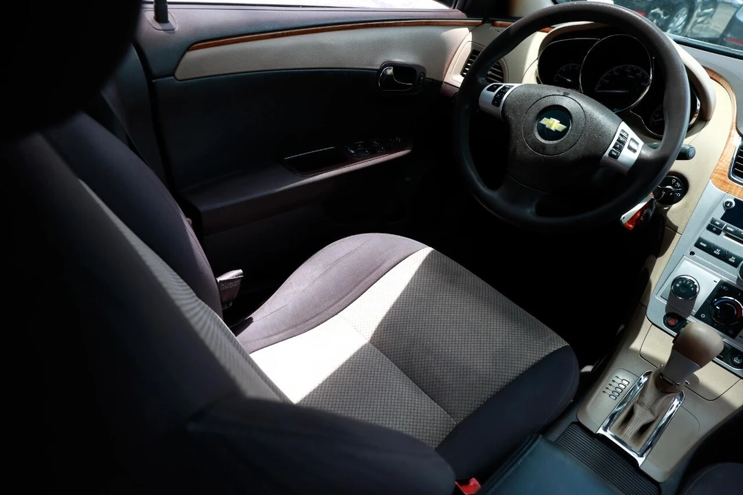 2011 Chevrolet Malibu - Image 20 of 21