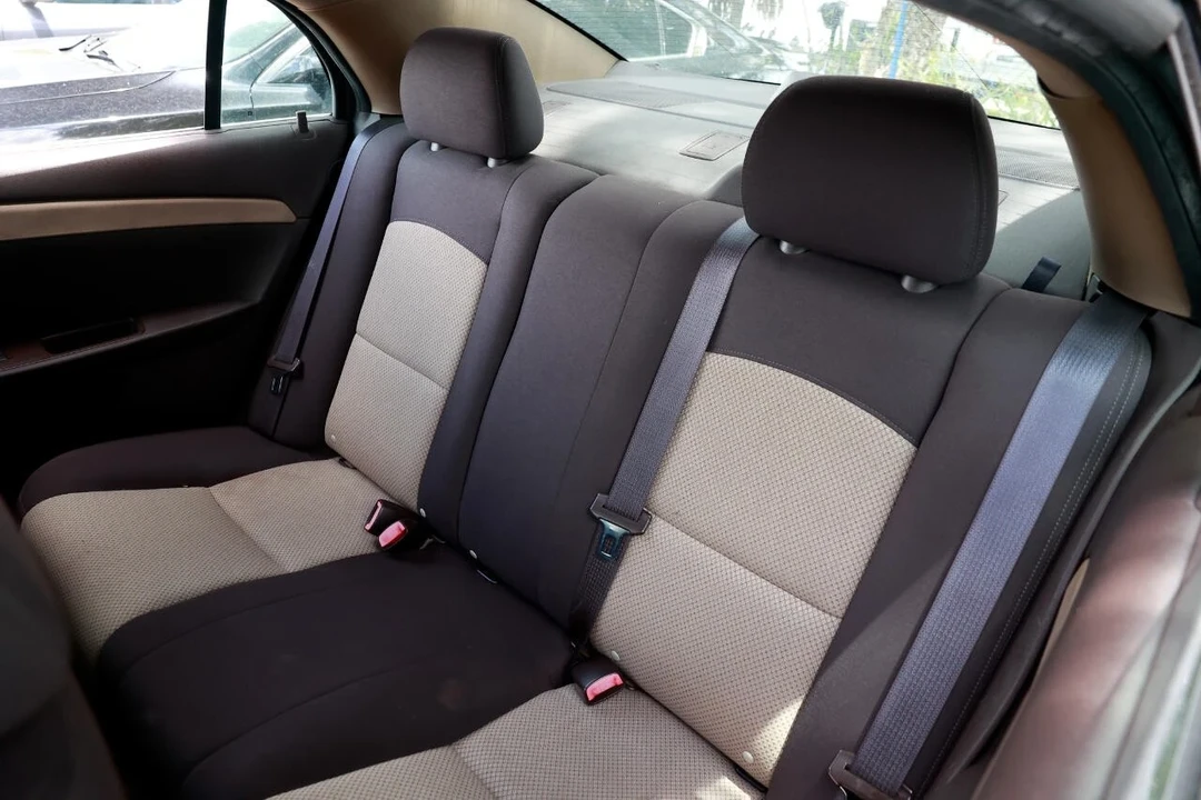 2011 Chevrolet Malibu - Image 8 of 12