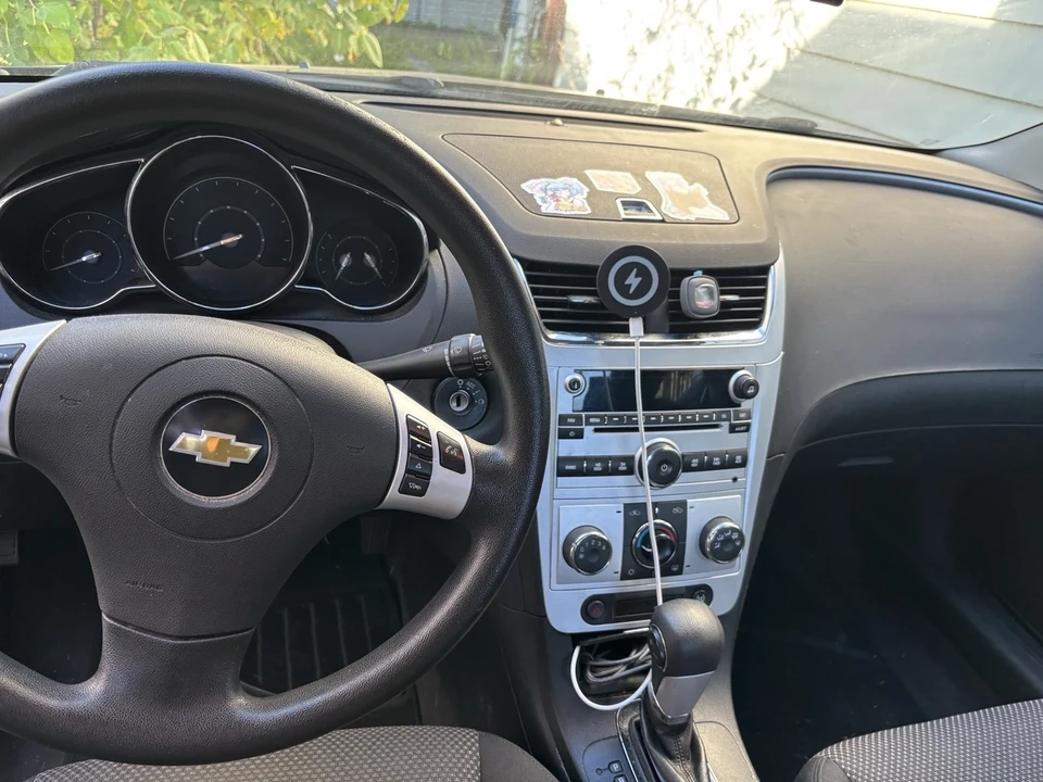 2011 Chevrolet Malibu - Image 6 of 10
