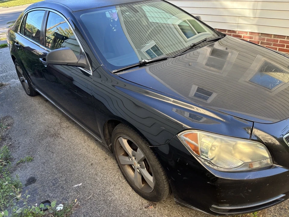 2011 Chevrolet Malibu - Image 2 of 10