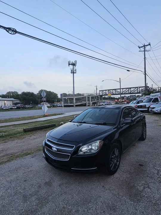 2011 Chevrolet Malibu - Image 2 of 3