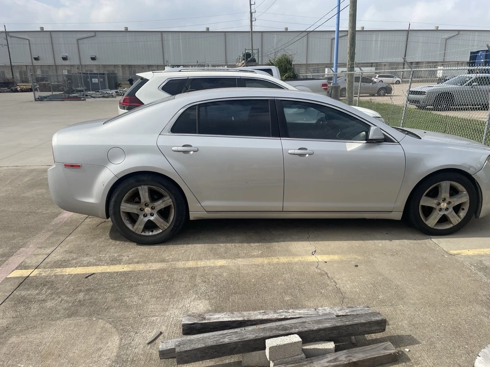 2011 Chevrolet Malibu - Image 4 of 9