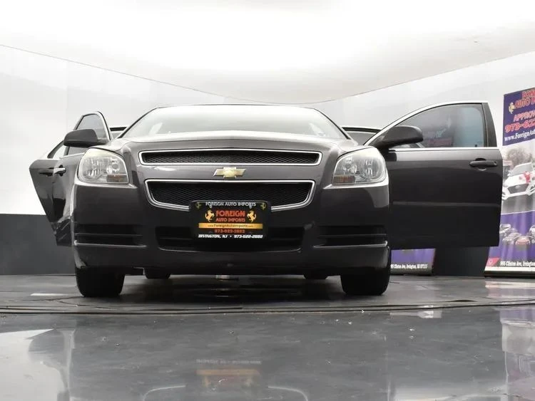 2011 Chevrolet Malibu - Image 11 of 12