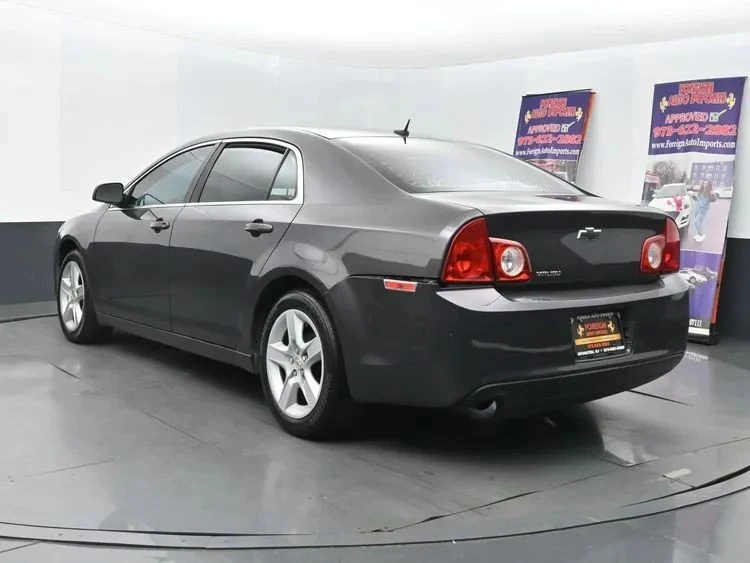 2011 Chevrolet Malibu - Image 9 of 12