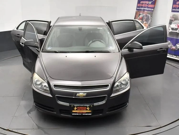 2011 Chevrolet Malibu - Image 10 of 12