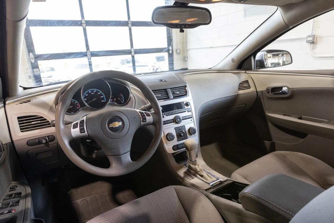 2011 Chevrolet Malibu - Image 19 of 21