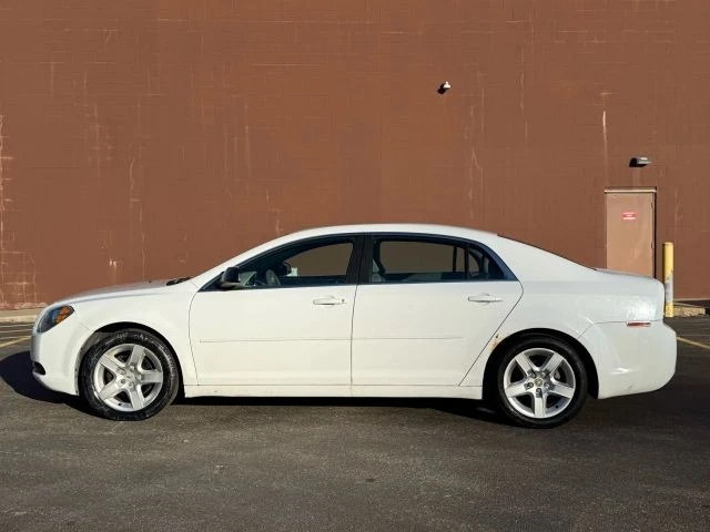 2011 Chevrolet Malibu - Image 8 of 17