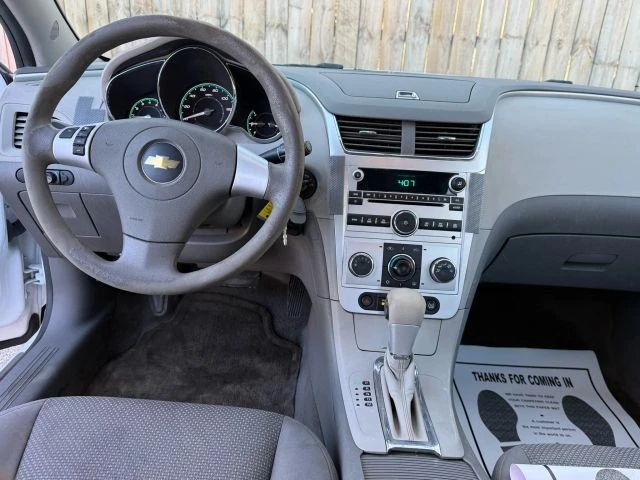 2011 Chevrolet Malibu - Image 16 of 17