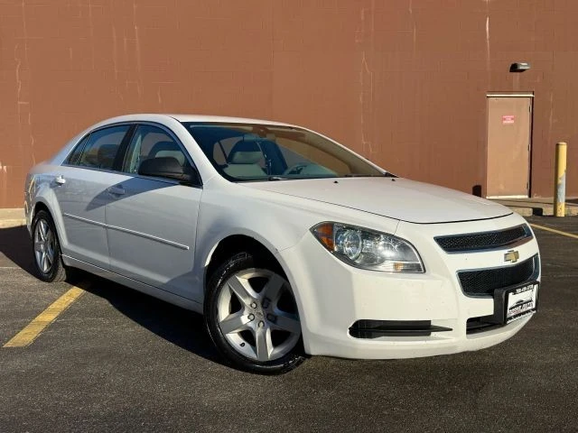 2011 Chevrolet Malibu - Image 3 of 17