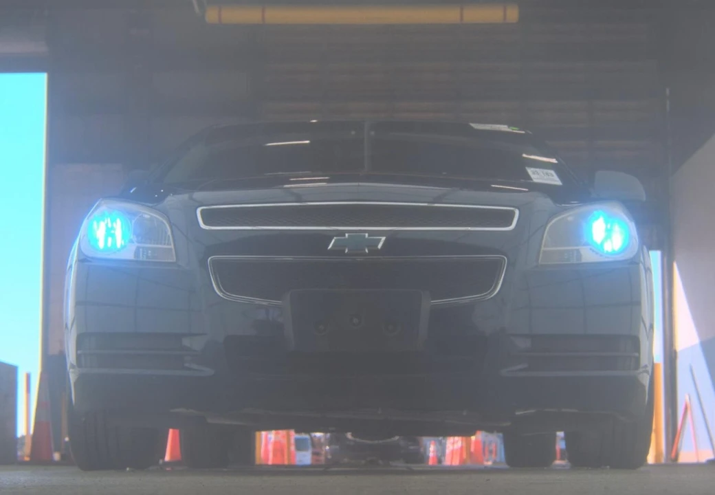 2011 Chevrolet Malibu - Image 8 of 12