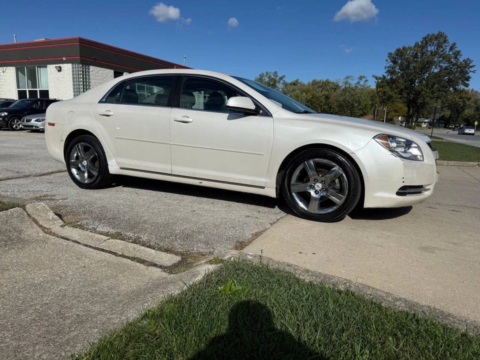 2011 Chevrolet Malibu - Image 3 of 21