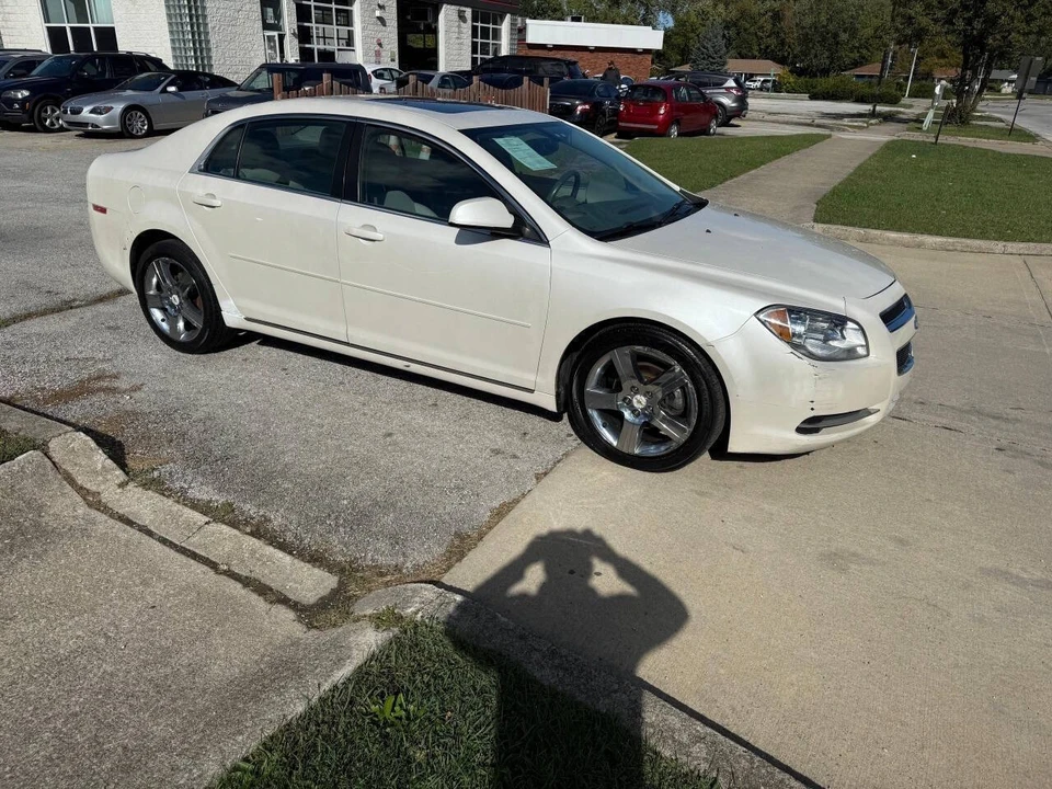 2011 Chevrolet Malibu - Image 4 of 21