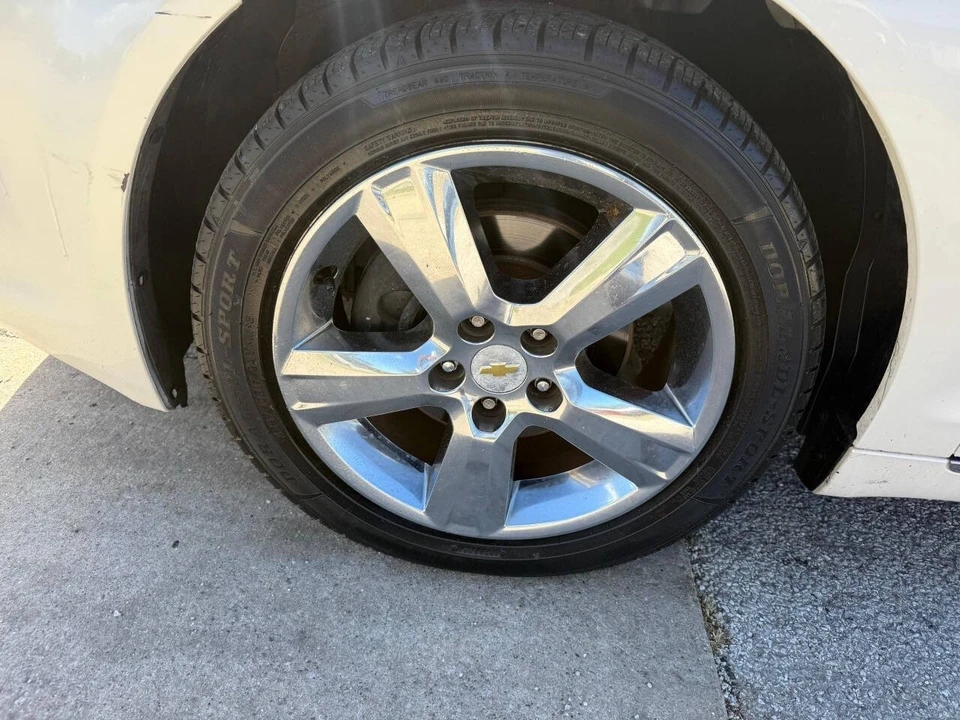 2011 Chevrolet Malibu - Image 9 of 21