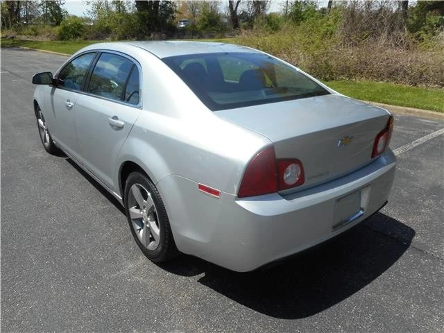 2011 Chevrolet Malibu - Image 7 of 12
