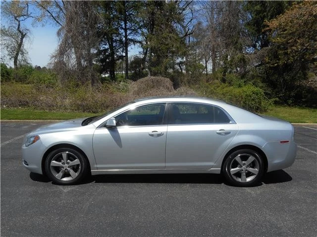 2011 Chevrolet Malibu - Image 8 of 12
