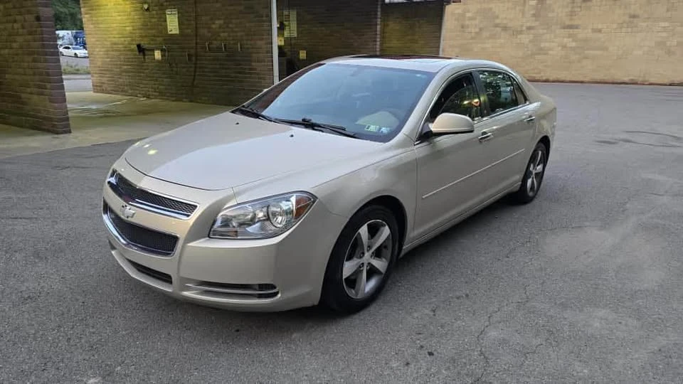 2011 Chevrolet Malibu - Image 2 of 15