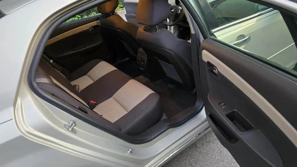 2011 Chevrolet Malibu - Image 12 of 15