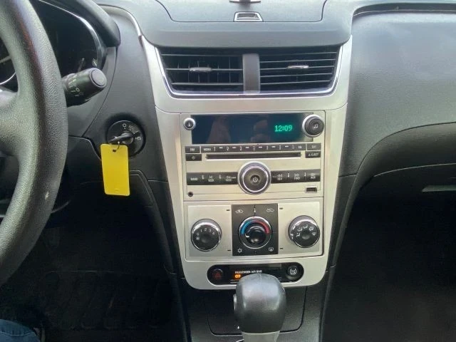 2011 Chevrolet Malibu - Image 16 of 21