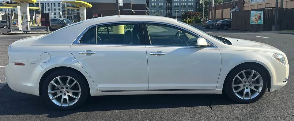 2011 Chevrolet Malibu - Image 5 of 10
