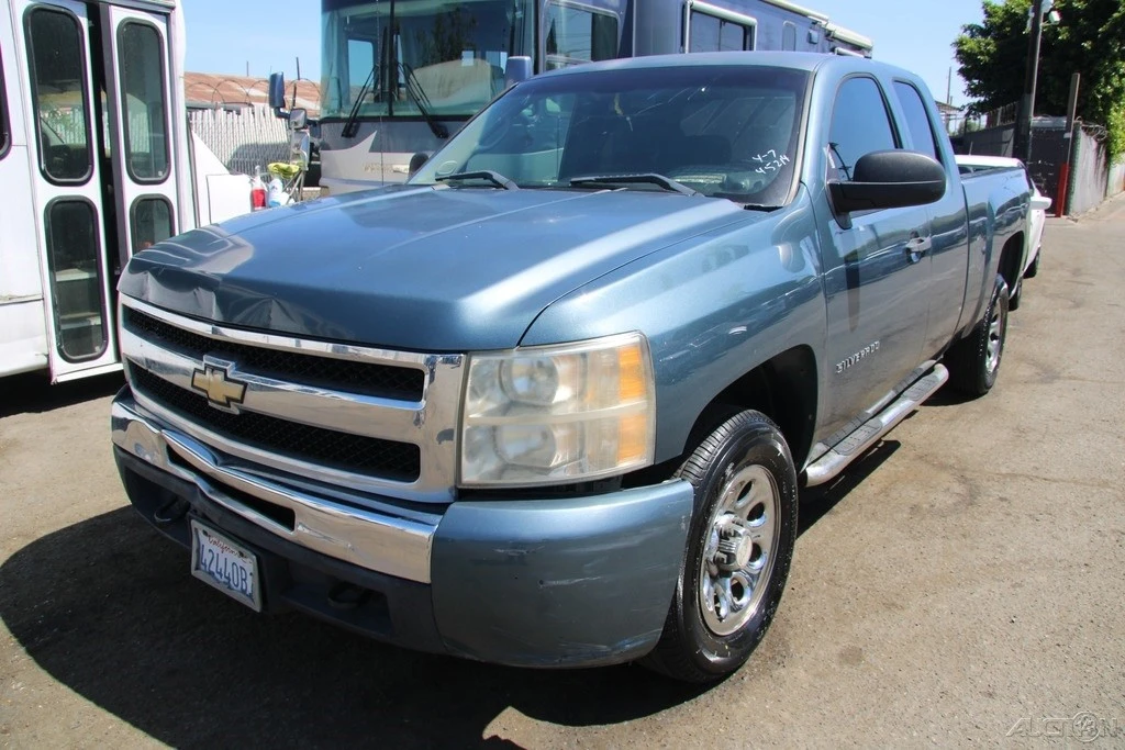2011 Chevrolet Silverado 2nd Gen - Image 2 of 21