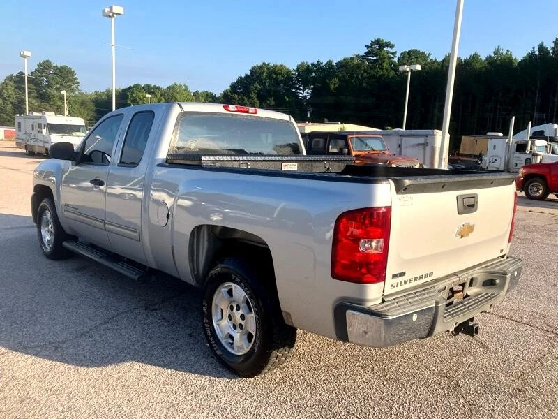 2011 Chevrolet Silverado 2nd Gen - Image 8 of 17