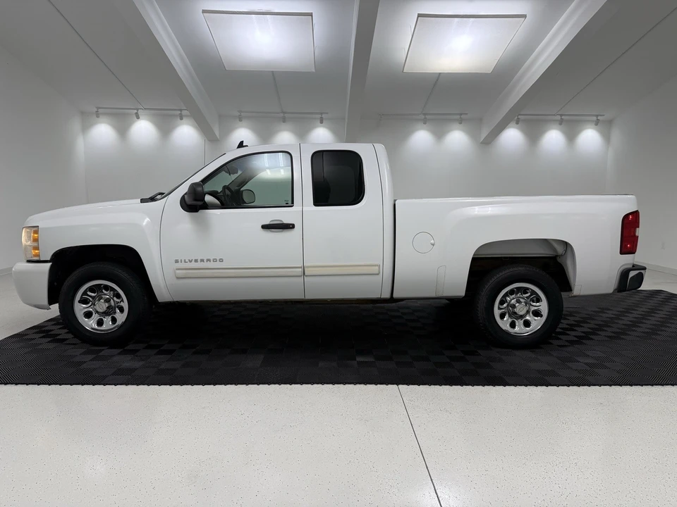 2011 Chevrolet Silverado 2nd Gen - Image 5 of 12
