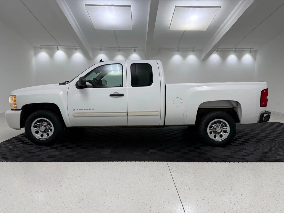 2011 Chevrolet Silverado 2nd Gen - Image 5 of 21