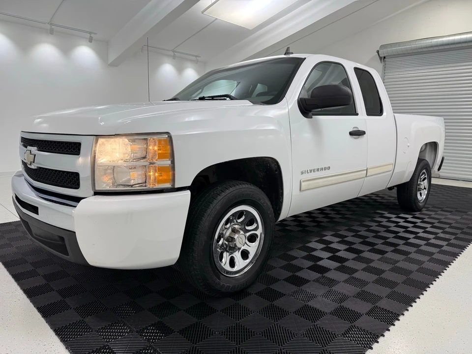 2011 Chevrolet Silverado 2nd Gen - Image 3 of 21