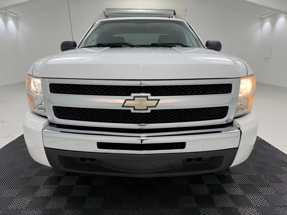 2011 Chevrolet Silverado 2nd Gen - Image 2 of 21