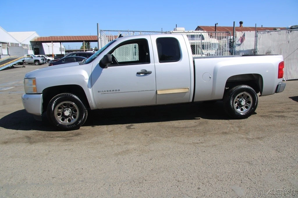 2011 Chevrolet Silverado 2nd Gen - Image 3 of 21