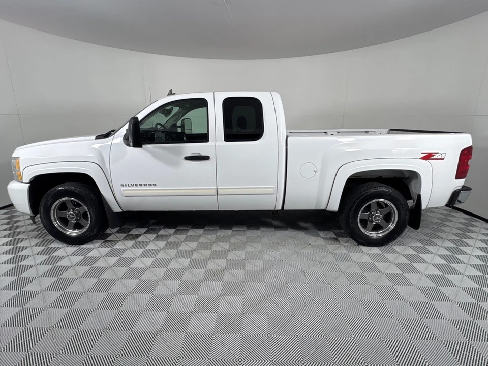 2011 Chevrolet Silverado 2nd Gen - Image 8 of 21
