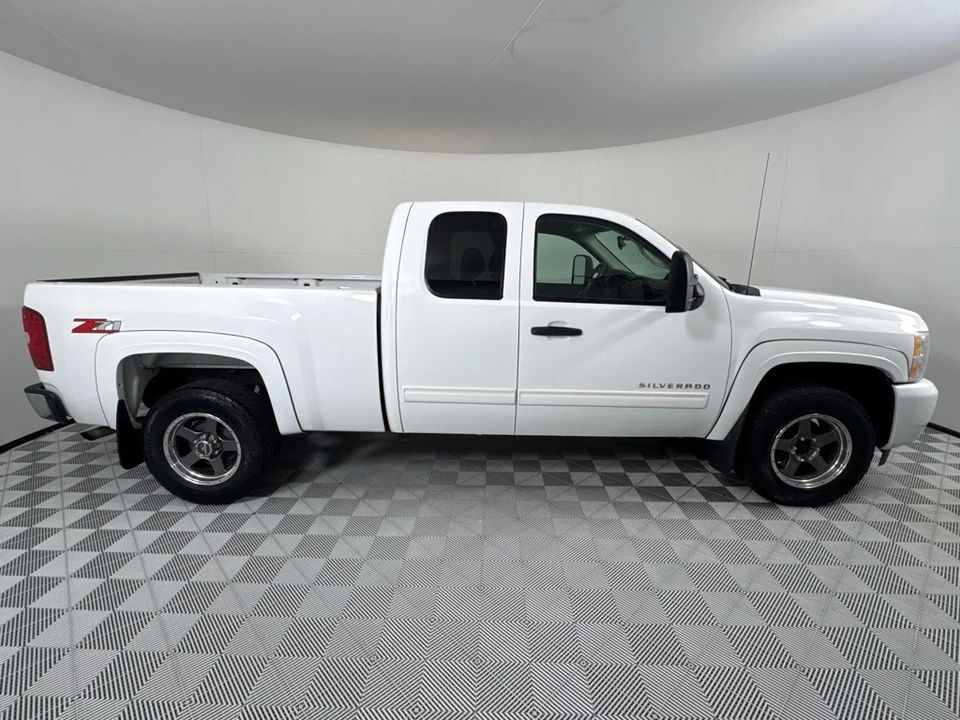 2011 Chevrolet Silverado 2nd Gen - Image 4 of 21