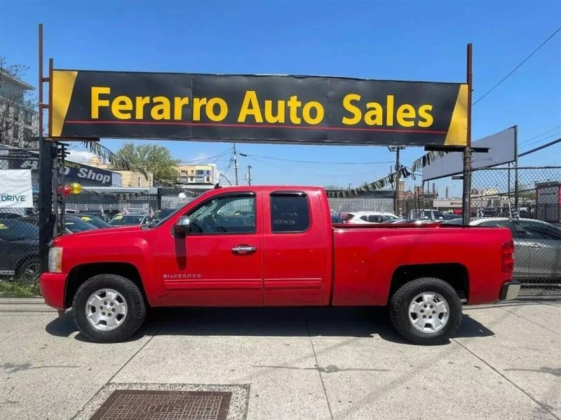2011 Chevrolet Silverado 2nd Gen - Image 2 of 12
