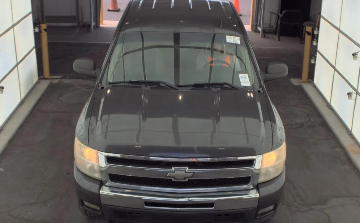 2011 Chevrolet Silverado 2nd Gen - Image 2 of 12