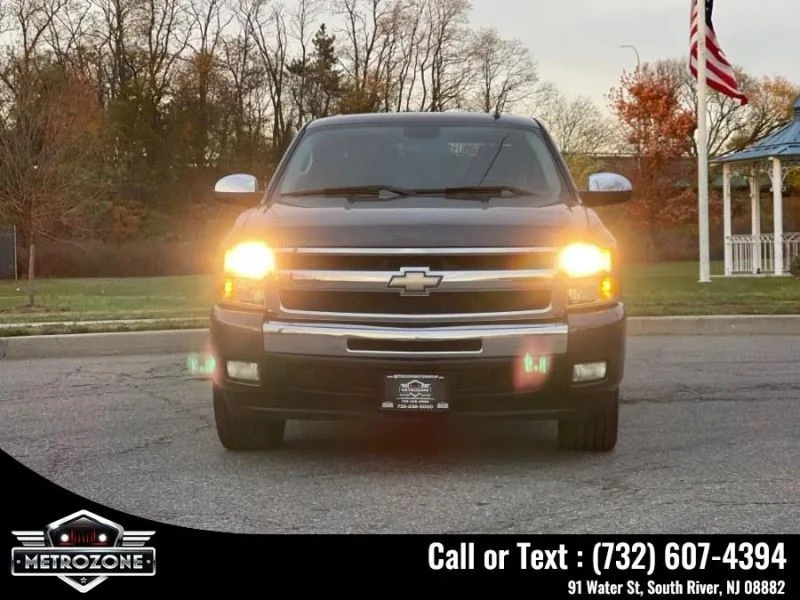 2011 Chevrolet Silverado 2nd Gen - Image 2 of 12