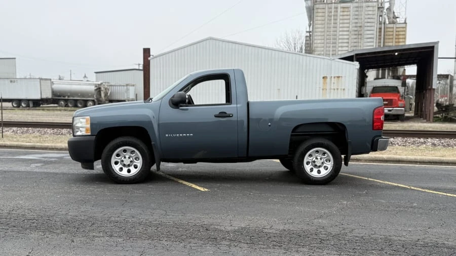 2011 Chevrolet Silverado 2nd Gen - Image 2 of 7