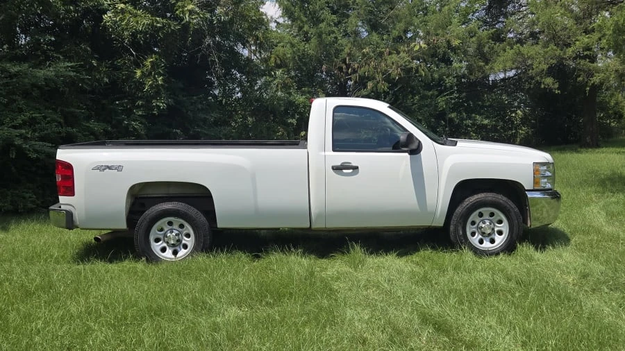 2011 Chevrolet Silverado 2nd Gen - Image 2 of 16