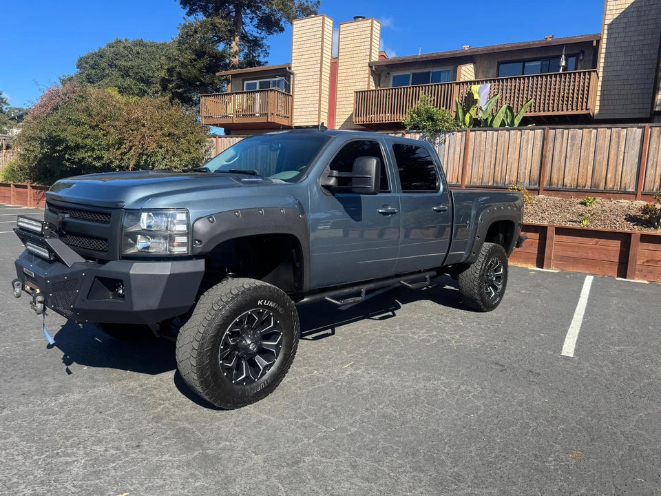 2011 Chevrolet Silverado Heavy Duty 2nd Gen - Image 10 of 31