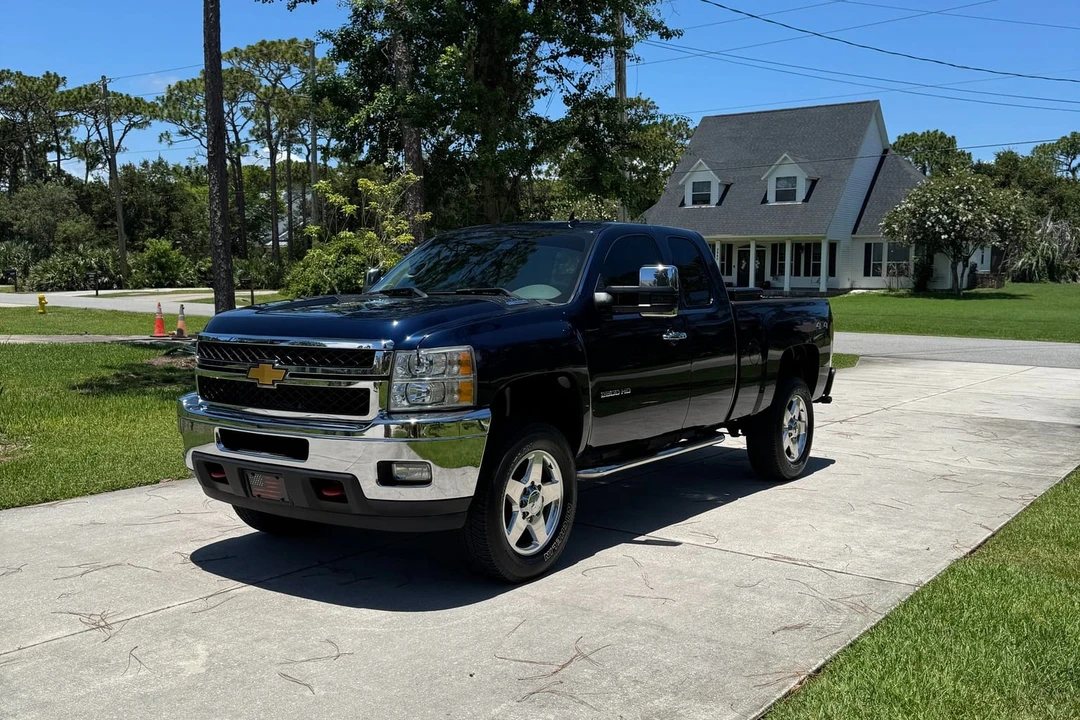 2011 Chevrolet Silverado Heavy Duty 2nd Gen - Image 2 of 31