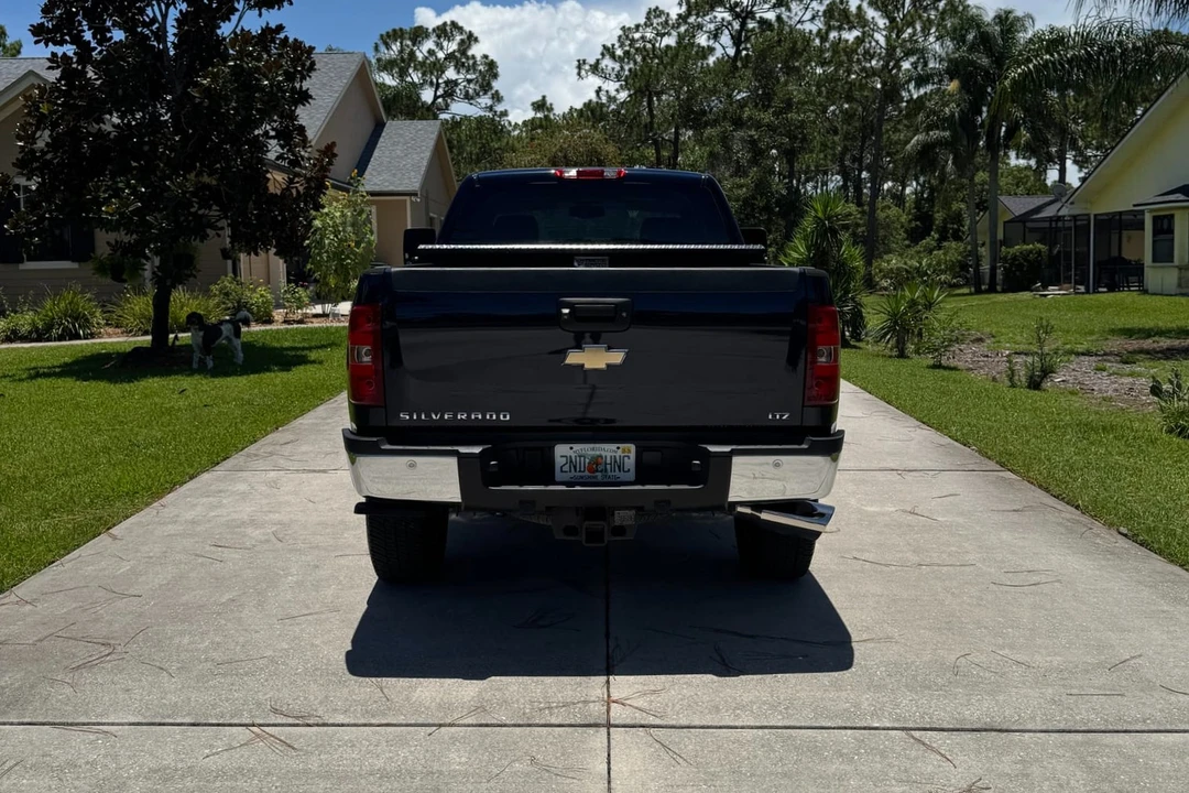 2011 Chevrolet Silverado Heavy Duty 2nd Gen - Image 16 of 31