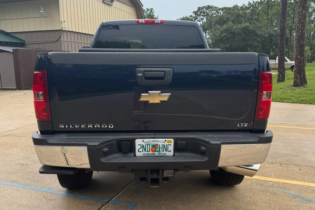 2011 Chevrolet Silverado Heavy Duty 2nd Gen - Image 17 of 31