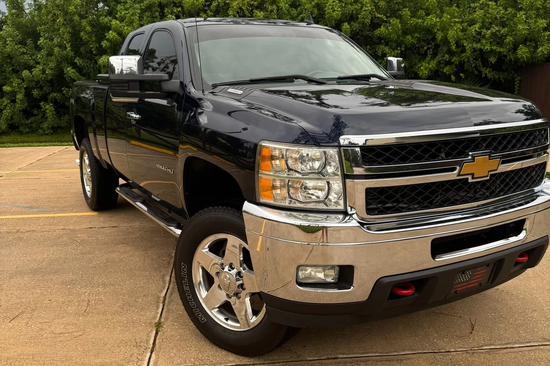 2011 Chevrolet Silverado Heavy Duty 2nd Gen - Image 8 of 31