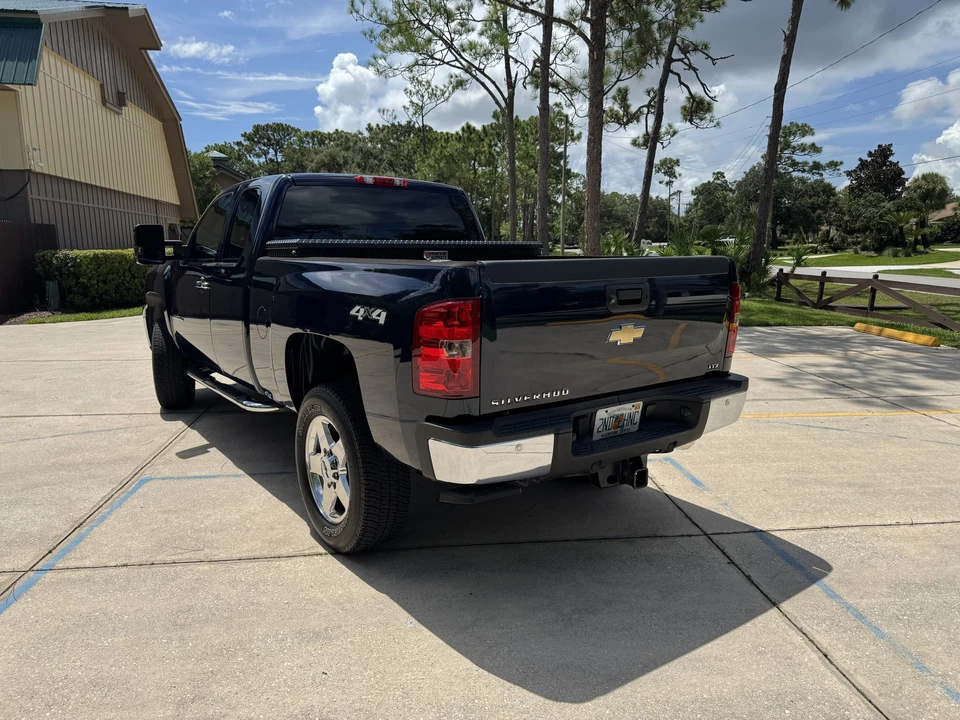 2011 Chevrolet Silverado Heavy Duty 2nd Gen - Image 19 of 31