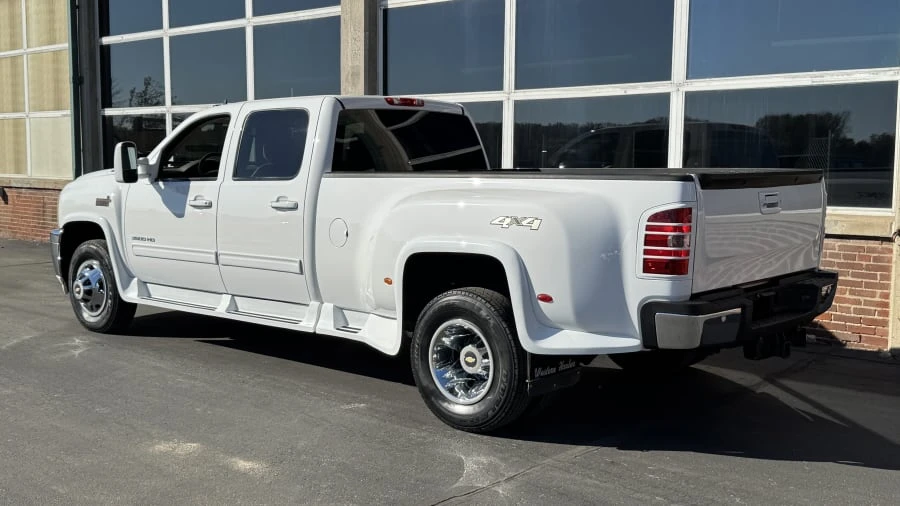 2011 Chevrolet Silverado Heavy Duty 2nd Gen - Image 3 of 13