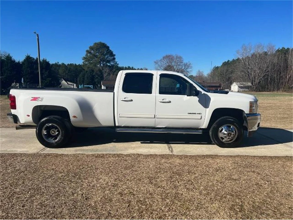 2011 Chevrolet Silverado 2nd Gen - Image 10 of 13